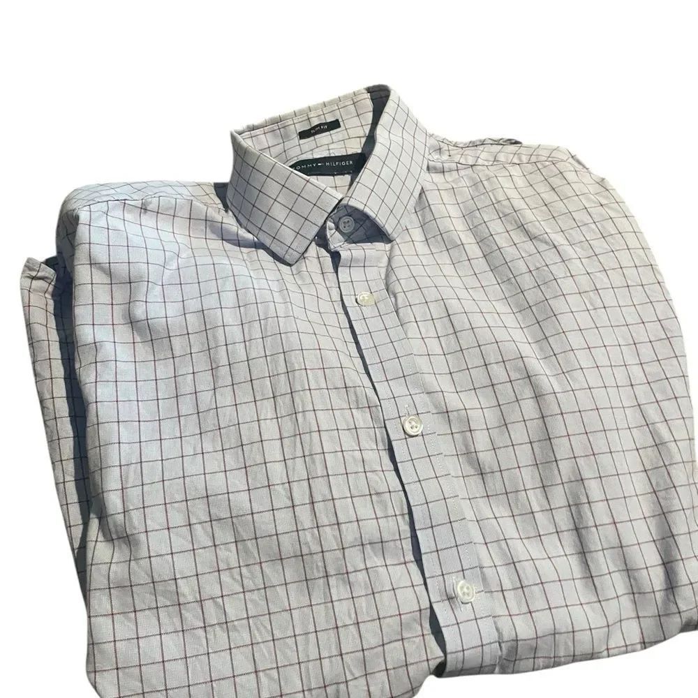 Tommy Hilfiger size medium 15 1/2 33Men's Checkered Shirt - like new